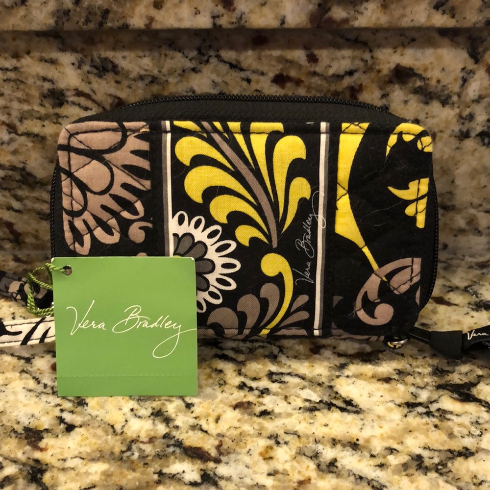 NWT Vera Bradley Carry It All Wristlet: Baroque
